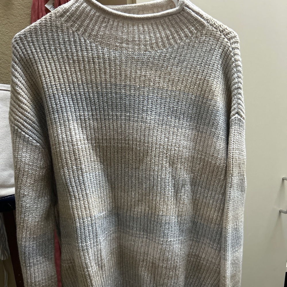 Gap turtleneck sweater
